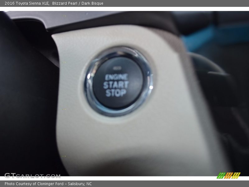 Blizzard Pearl / Dark Bisque 2016 Toyota Sienna XLE
