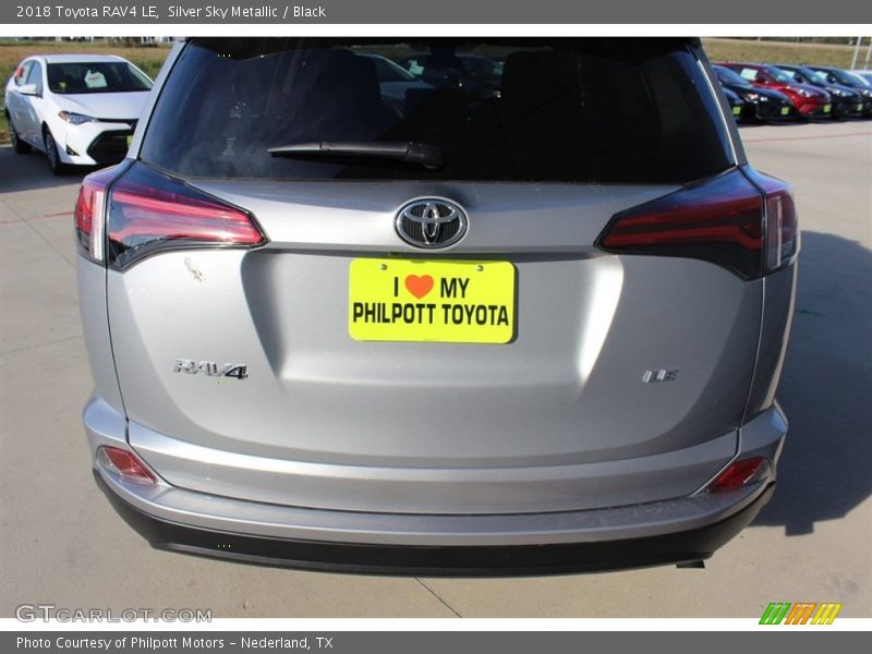 Silver Sky Metallic / Black 2018 Toyota RAV4 LE