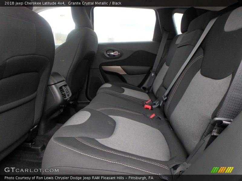 Granite Crystal Metallic / Black 2018 Jeep Cherokee Latitude 4x4