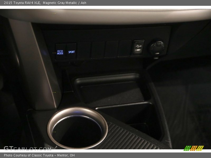 Magnetic Gray Metallic / Ash 2015 Toyota RAV4 XLE