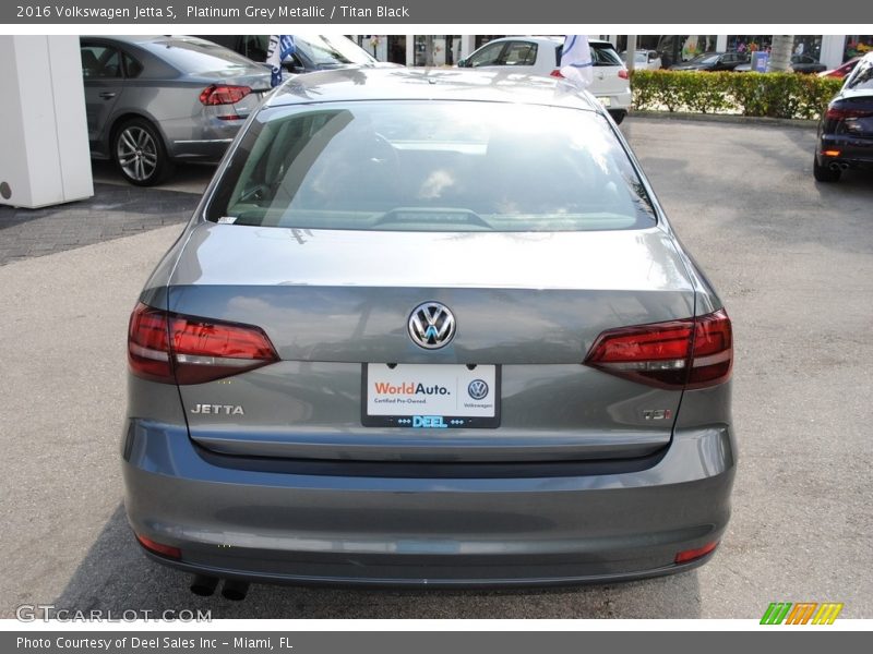 Platinum Grey Metallic / Titan Black 2016 Volkswagen Jetta S