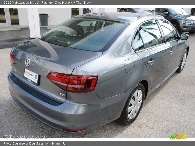 Platinum Grey Metallic / Titan Black 2016 Volkswagen Jetta S