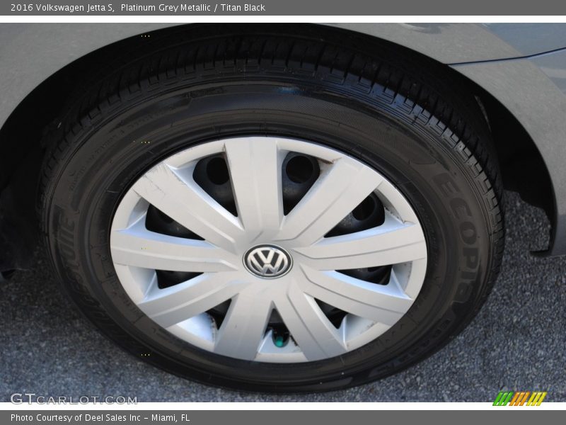 Platinum Grey Metallic / Titan Black 2016 Volkswagen Jetta S