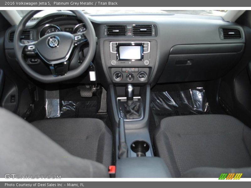 Platinum Grey Metallic / Titan Black 2016 Volkswagen Jetta S