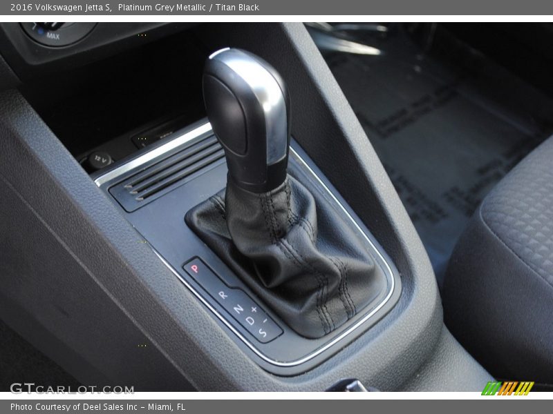Platinum Grey Metallic / Titan Black 2016 Volkswagen Jetta S