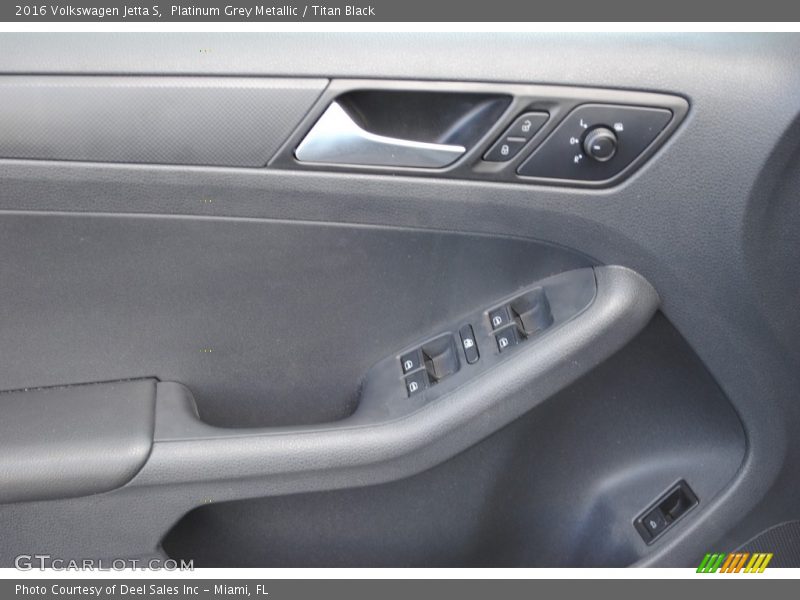 Platinum Grey Metallic / Titan Black 2016 Volkswagen Jetta S