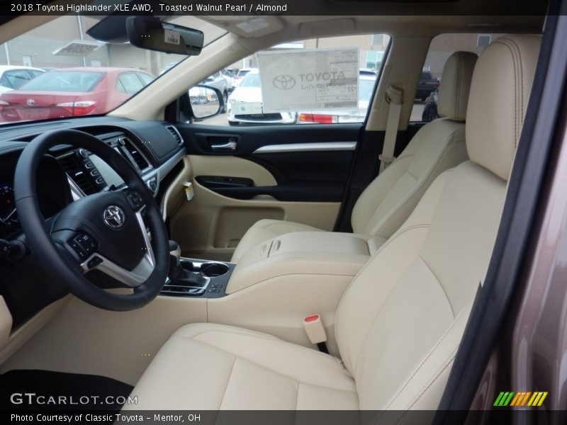 Toasted Walnut Pearl / Almond 2018 Toyota Highlander XLE AWD