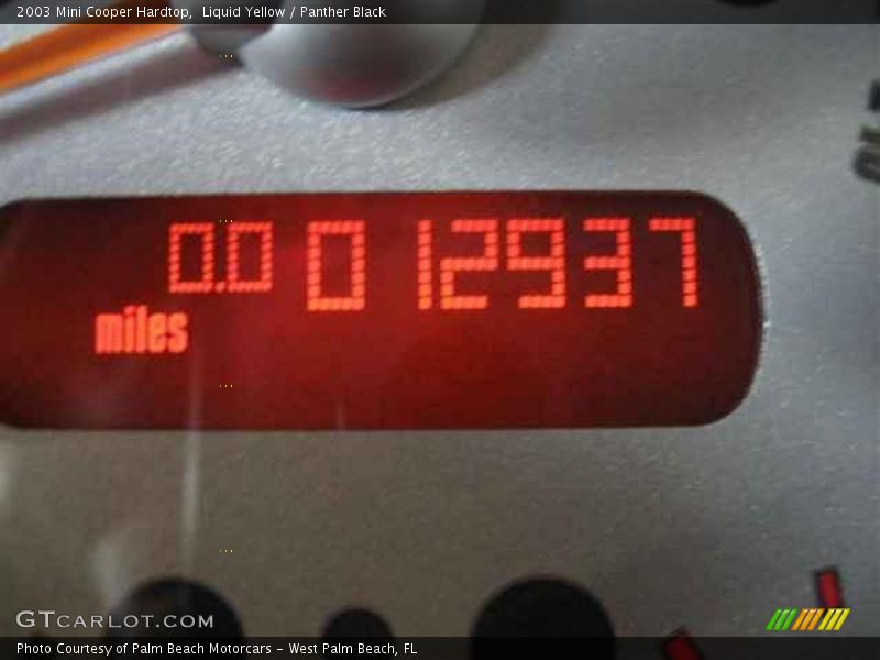Liquid Yellow / Panther Black 2003 Mini Cooper Hardtop