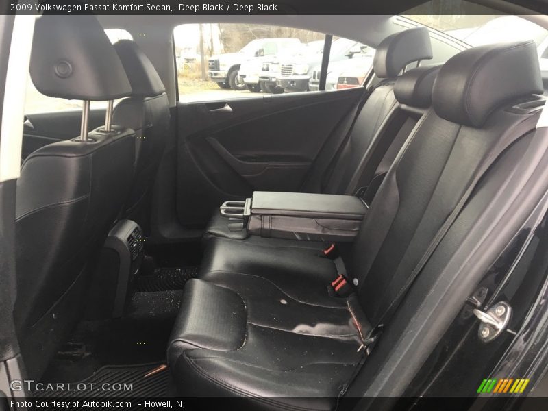 Deep Black / Deep Black 2009 Volkswagen Passat Komfort Sedan