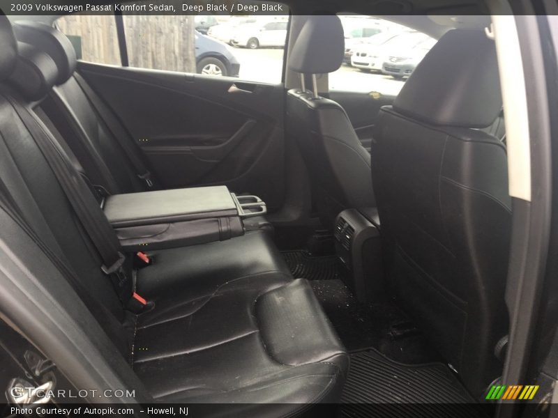Deep Black / Deep Black 2009 Volkswagen Passat Komfort Sedan
