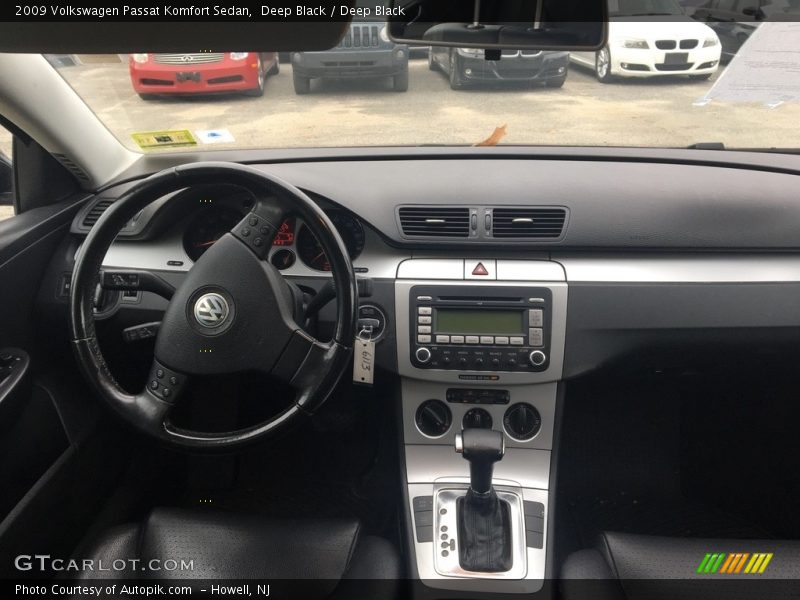 Deep Black / Deep Black 2009 Volkswagen Passat Komfort Sedan