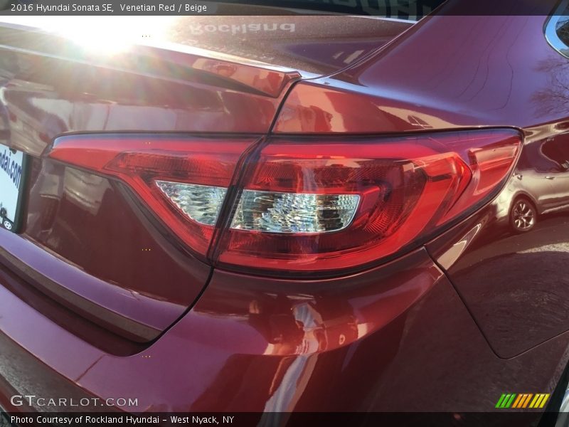 Venetian Red / Beige 2016 Hyundai Sonata SE
