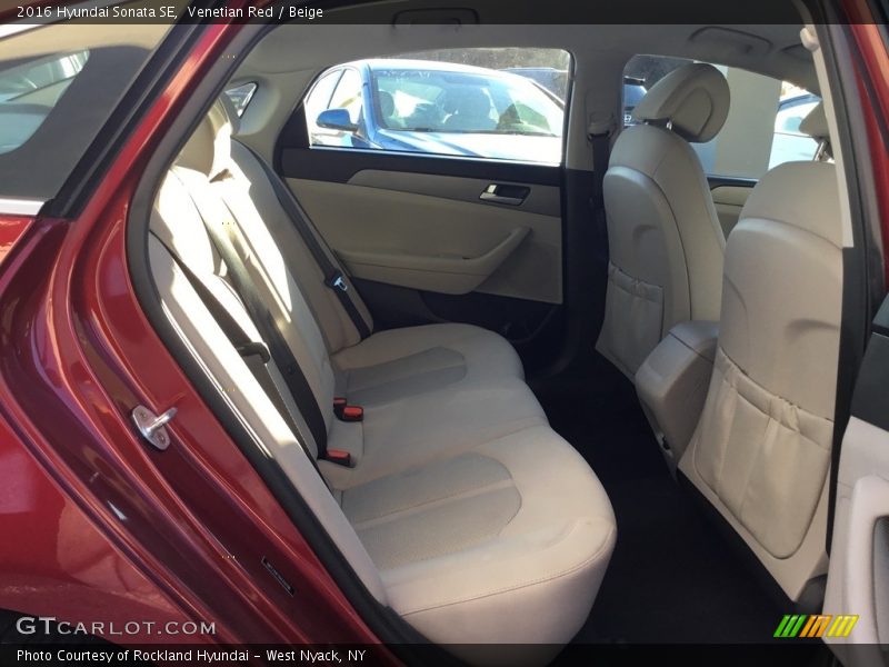 Venetian Red / Beige 2016 Hyundai Sonata SE