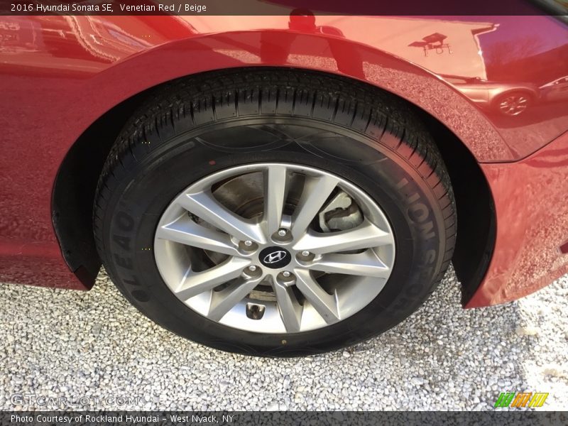 Venetian Red / Beige 2016 Hyundai Sonata SE