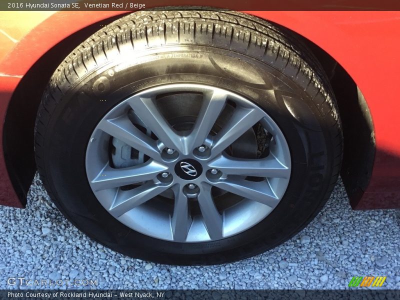 Venetian Red / Beige 2016 Hyundai Sonata SE