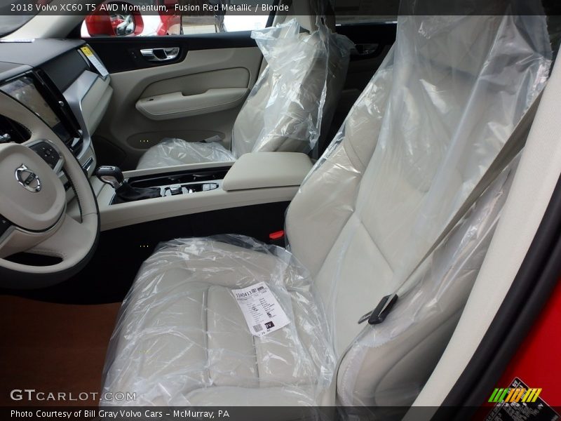 Fusion Red Metallic / Blonde 2018 Volvo XC60 T5 AWD Momentum