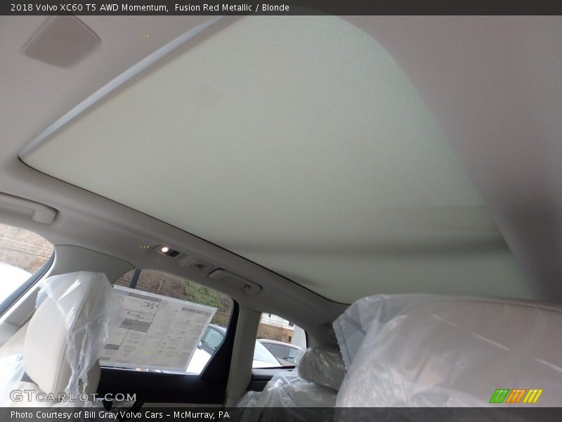 Fusion Red Metallic / Blonde 2018 Volvo XC60 T5 AWD Momentum