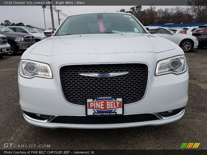 Bright White / Black 2018 Chrysler 300 Limited AWD