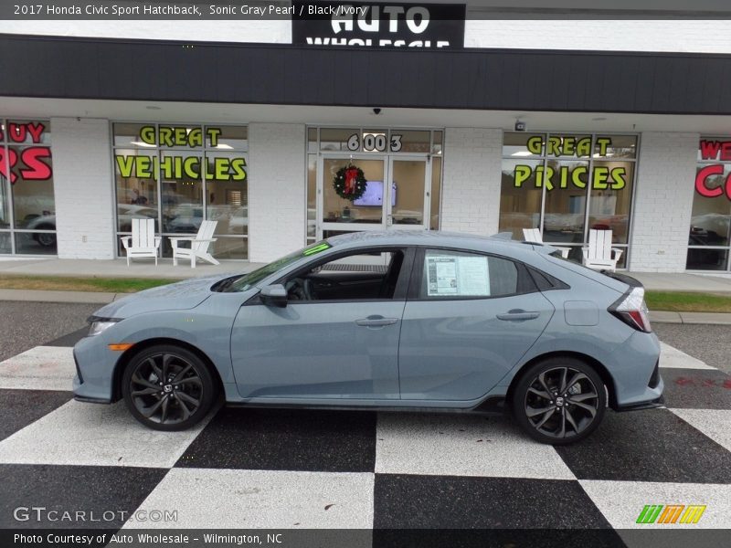 Sonic Gray Pearl / Black/Ivory 2017 Honda Civic Sport Hatchback