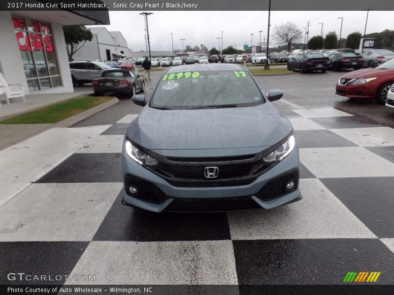 Sonic Gray Pearl / Black/Ivory 2017 Honda Civic Sport Hatchback