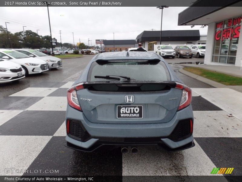 Sonic Gray Pearl / Black/Ivory 2017 Honda Civic Sport Hatchback
