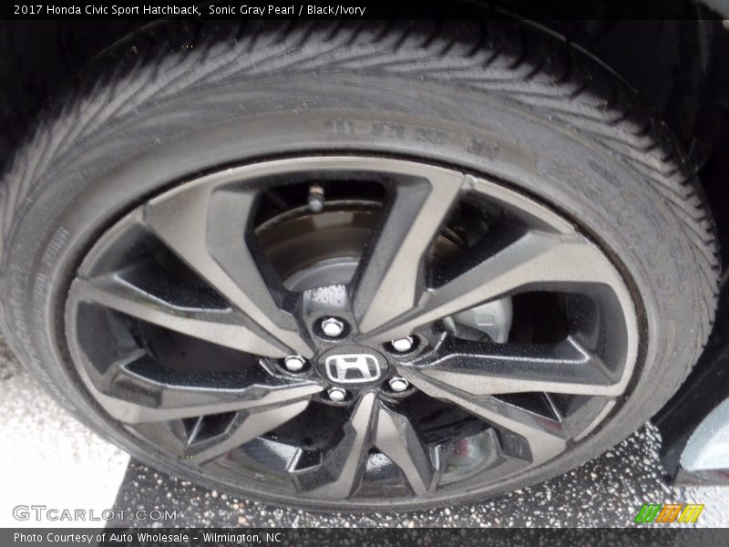 Sonic Gray Pearl / Black/Ivory 2017 Honda Civic Sport Hatchback