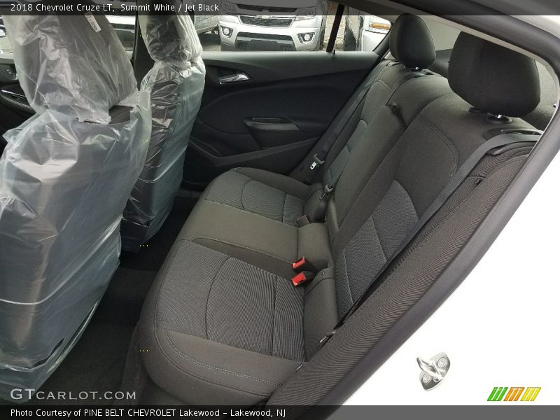 Summit White / Jet Black 2018 Chevrolet Cruze LT