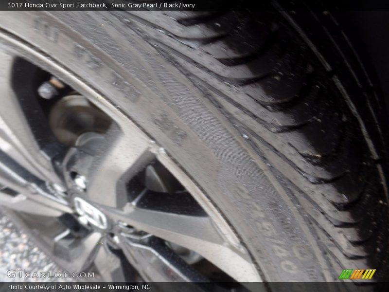 Sonic Gray Pearl / Black/Ivory 2017 Honda Civic Sport Hatchback