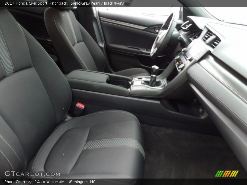Sonic Gray Pearl / Black/Ivory 2017 Honda Civic Sport Hatchback