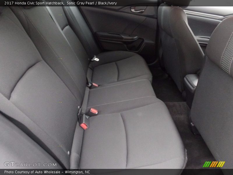 Sonic Gray Pearl / Black/Ivory 2017 Honda Civic Sport Hatchback