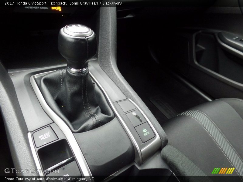 Sonic Gray Pearl / Black/Ivory 2017 Honda Civic Sport Hatchback