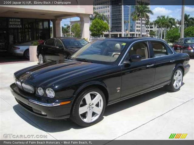 Ebony Black / Champagne 2006 Jaguar XJ XJR