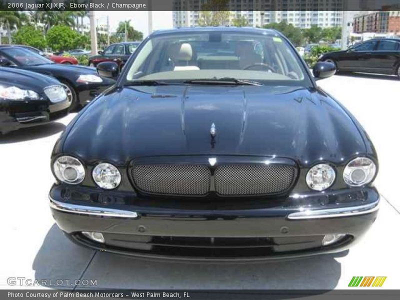 Ebony Black / Champagne 2006 Jaguar XJ XJR