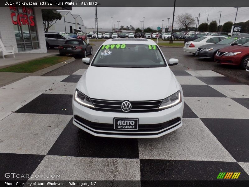 Pure White / Titan Black 2017 Volkswagen Jetta SE