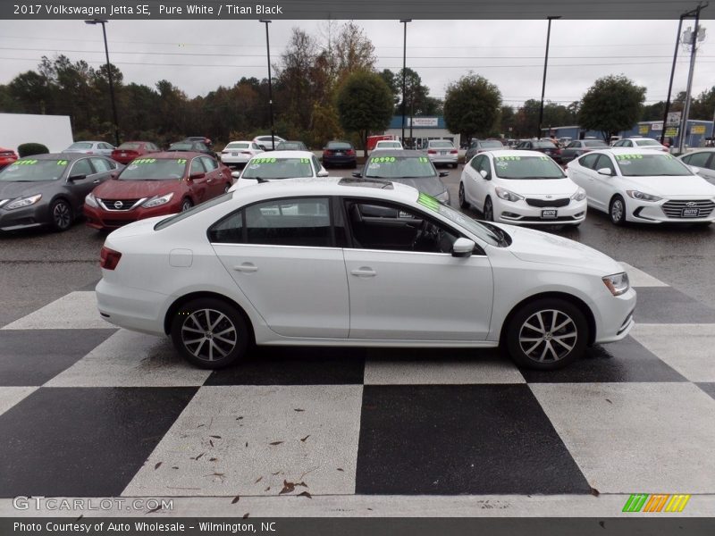 Pure White / Titan Black 2017 Volkswagen Jetta SE