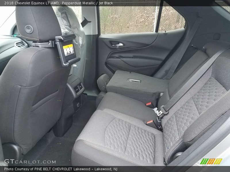 Pepperdust Metallic / Jet Black 2018 Chevrolet Equinox LT AWD