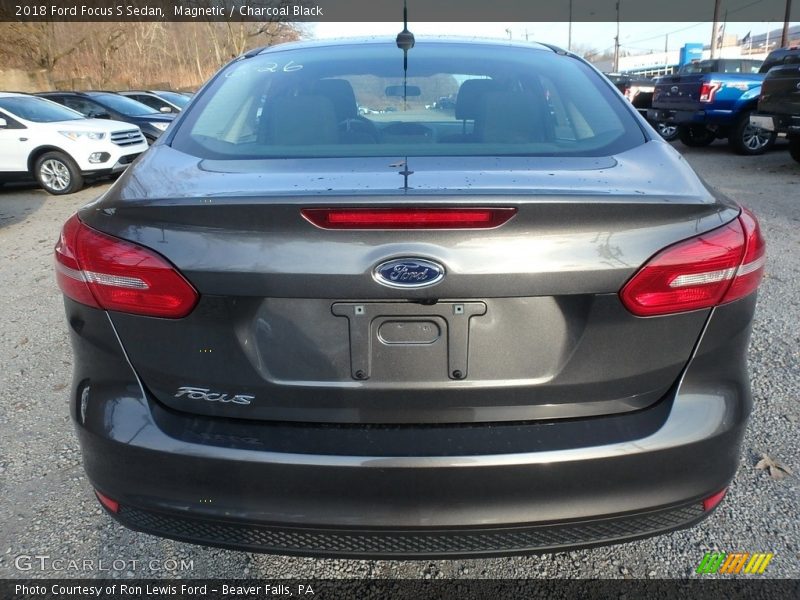 Magnetic / Charcoal Black 2018 Ford Focus S Sedan