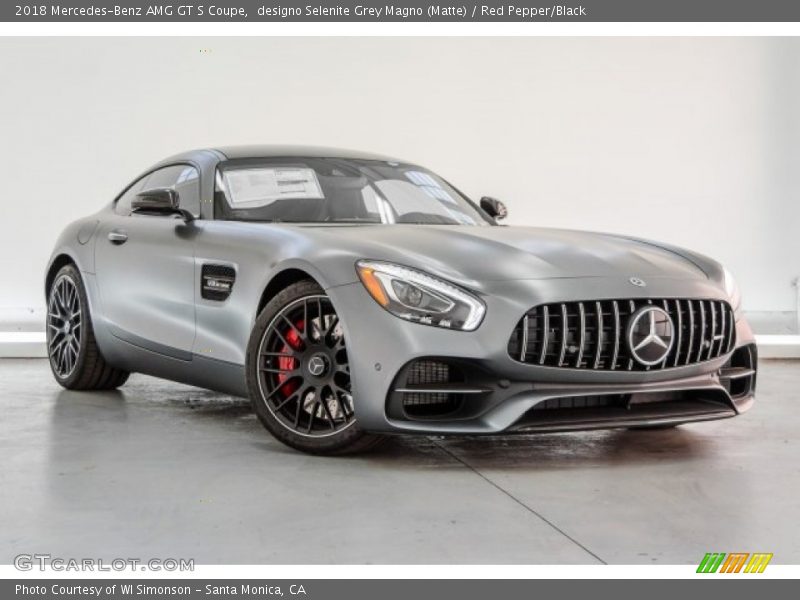 Front 3/4 View of 2018 AMG GT S Coupe