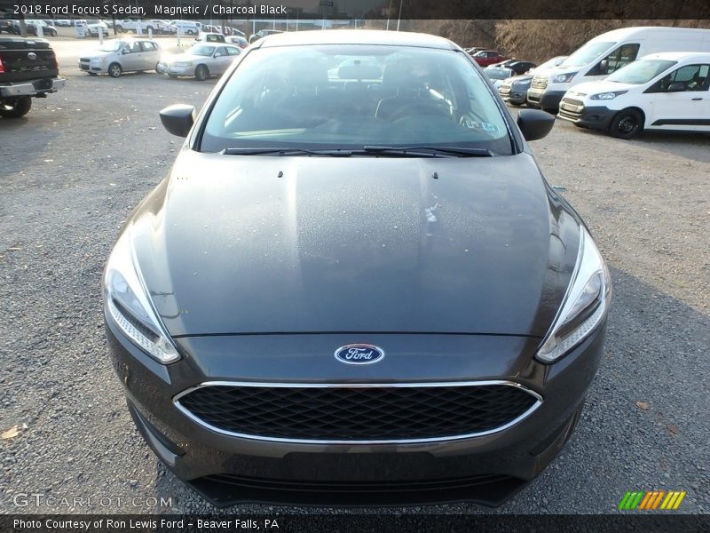 Magnetic / Charcoal Black 2018 Ford Focus S Sedan