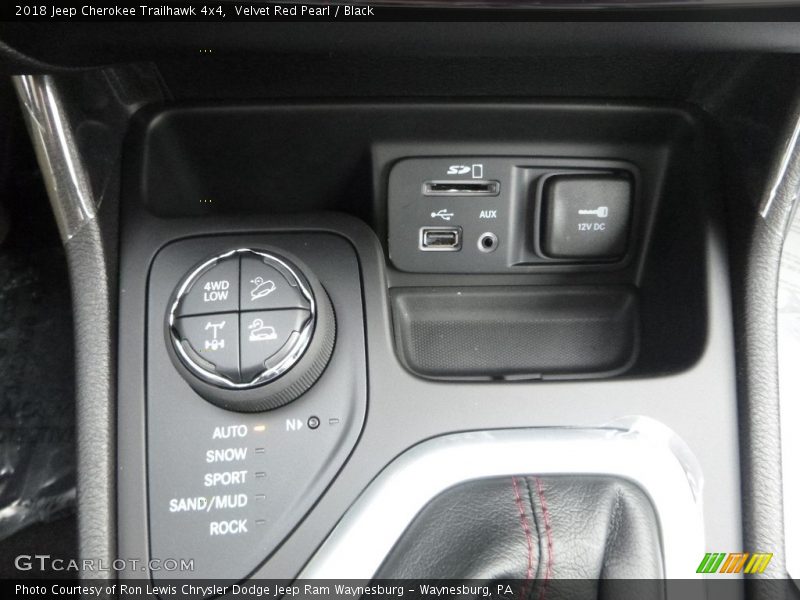 Velvet Red Pearl / Black 2018 Jeep Cherokee Trailhawk 4x4