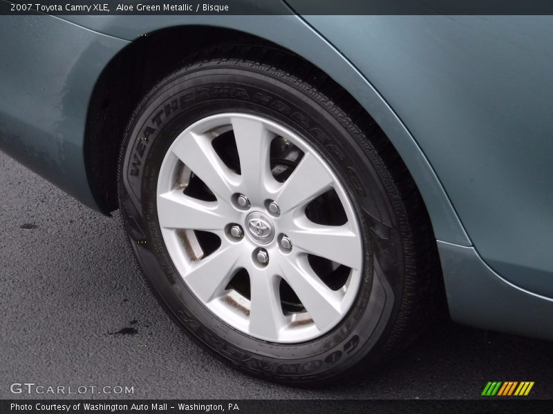 Aloe Green Metallic / Bisque 2007 Toyota Camry XLE