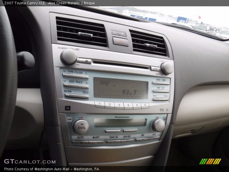 Aloe Green Metallic / Bisque 2007 Toyota Camry XLE