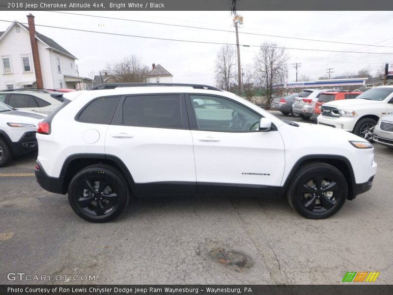 Bright White / Black 2018 Jeep Cherokee Altitude 4x4