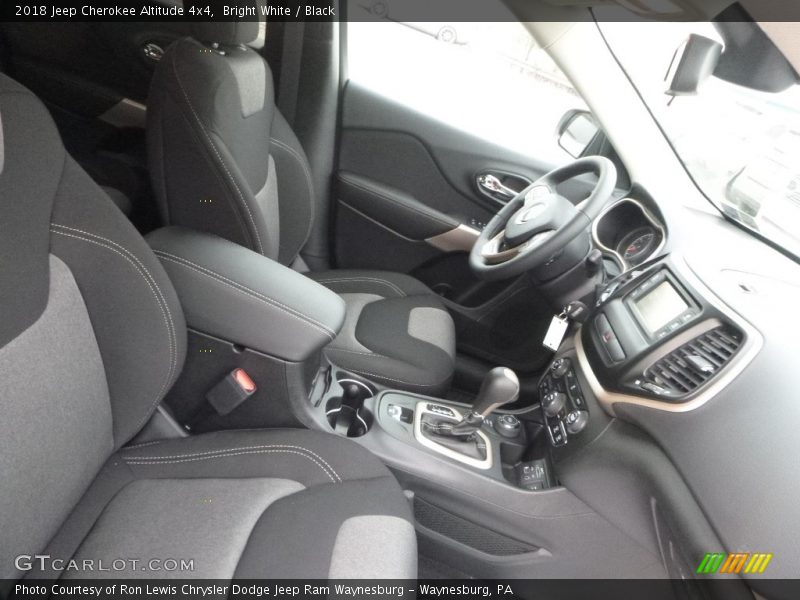 Bright White / Black 2018 Jeep Cherokee Altitude 4x4