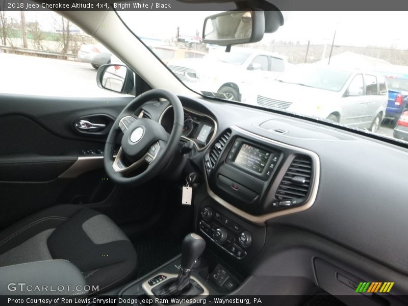 Bright White / Black 2018 Jeep Cherokee Altitude 4x4