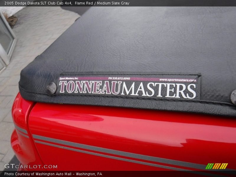 Flame Red / Medium Slate Gray 2005 Dodge Dakota SLT Club Cab 4x4