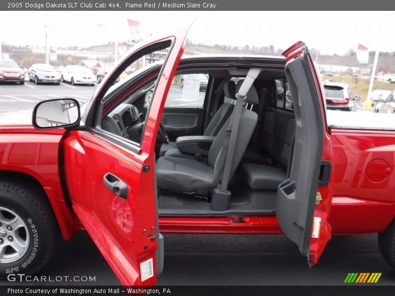 Flame Red / Medium Slate Gray 2005 Dodge Dakota SLT Club Cab 4x4