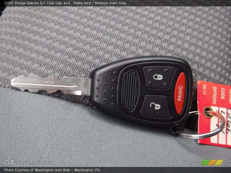 Flame Red / Medium Slate Gray 2005 Dodge Dakota SLT Club Cab 4x4