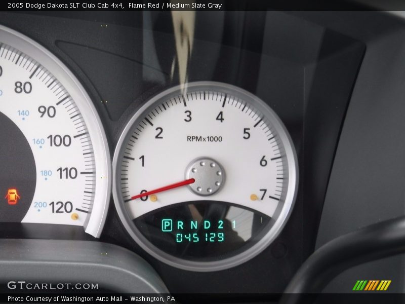 Flame Red / Medium Slate Gray 2005 Dodge Dakota SLT Club Cab 4x4
