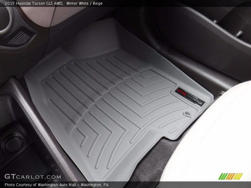 Winter White / Beige 2015 Hyundai Tucson GLS AWD